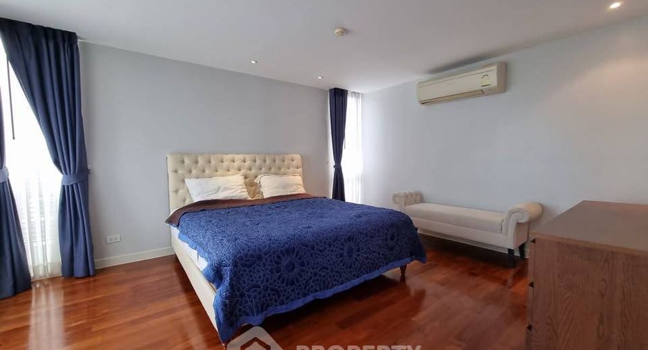 For sale 3 bedrooms condo in Watthana, Bangkok