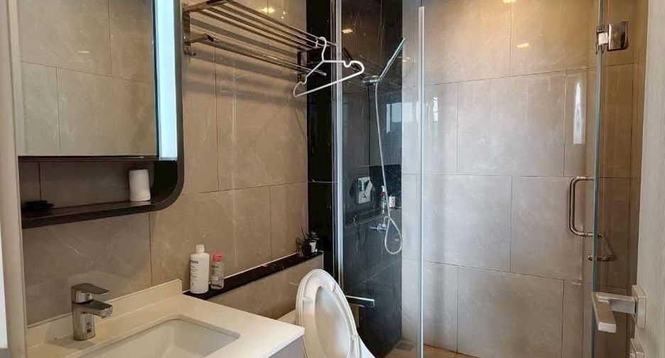 For sale 1 bed condo in Huai Khwang, Bangkok