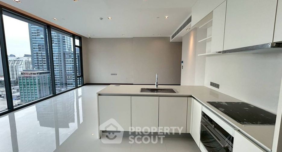 For sale 3 bedrooms condo in Khlong Toei, Bangkok