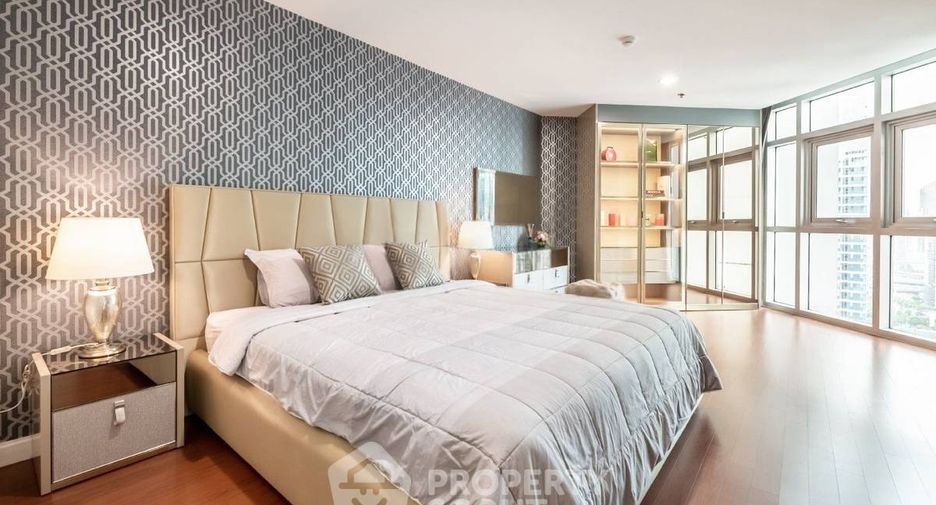 Condo en alquiler y en venta de 3 habitaciones en Huai Khwang, Bangkok
