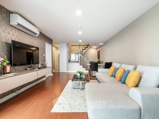 Condo en alquiler y en venta de 3 habitaciones en Huai Khwang, Bangkok