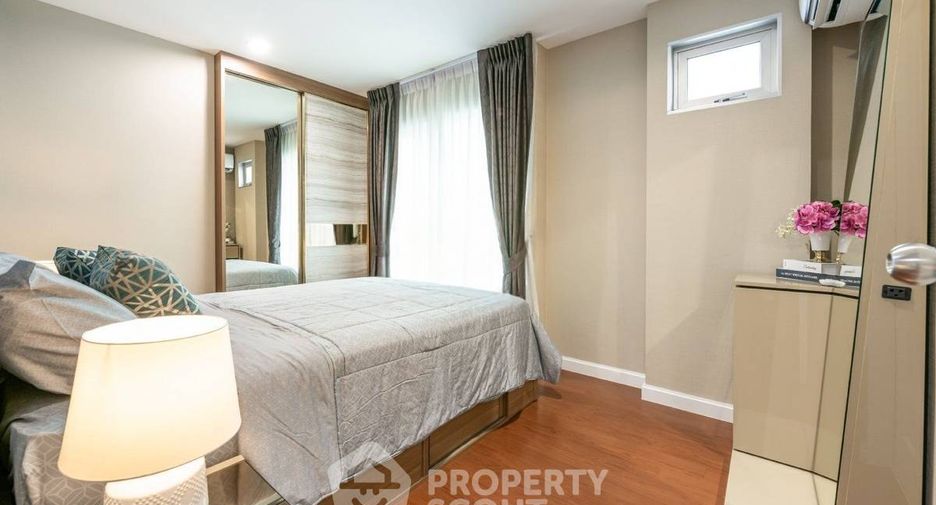 Condo en alquiler y en venta de 3 habitaciones en Huai Khwang, Bangkok