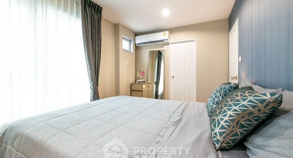 Condo en alquiler y en venta de 3 habitaciones en Huai Khwang, Bangkok