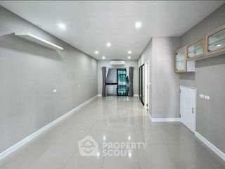 À vendre 4 chambres maison à Bang Khen, Bangkok