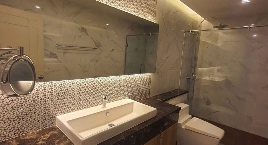 For rent 3 bedrooms condo in Bang Kapi, Bangkok
