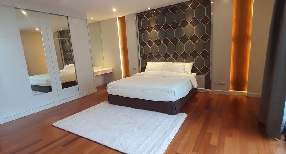 For rent 3 bedrooms condo in Bang Kapi, Bangkok