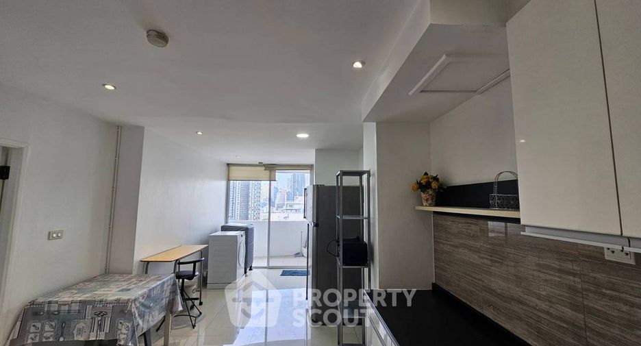 Wohnung zur Miete mit 3 Zimmer in Watthana, Bangkok