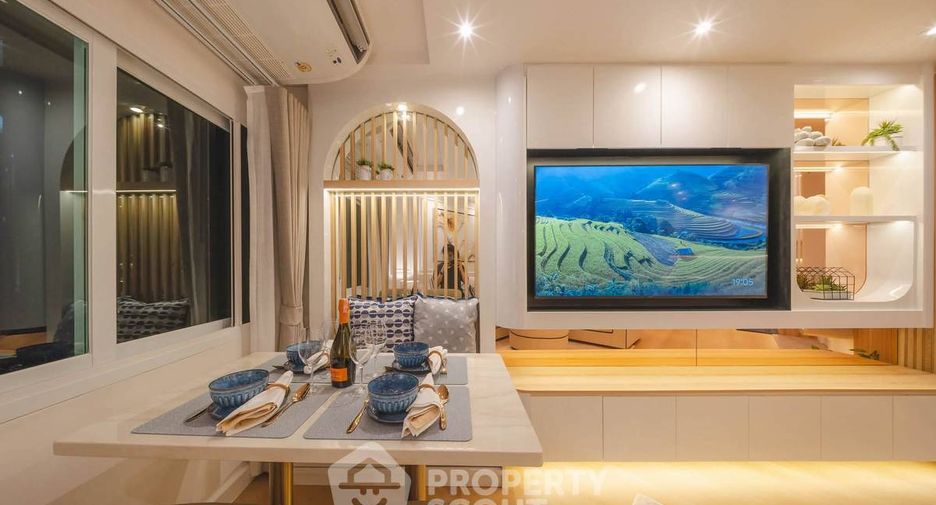 For rent 2 bedrooms condo in Yan Nawa, Bangkok