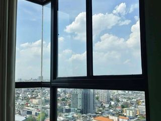 For rent 2 bedrooms condo in Huai Khwang, Bangkok