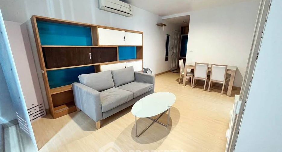 Condo en alquiler de 2 habitaciones en Huai Khwang, Bangkok