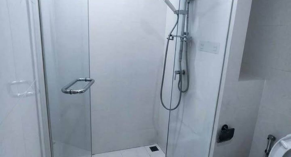 Condo en alquiler de 1 habitaciones en Huai Khwang, Bangkok