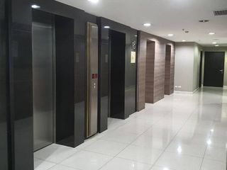 Condo en alquiler de 1 habitaciones en Huai Khwang, Bangkok