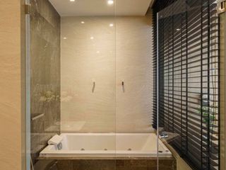 For rent 2 bedrooms condo in Bang Rak, Bangkok
