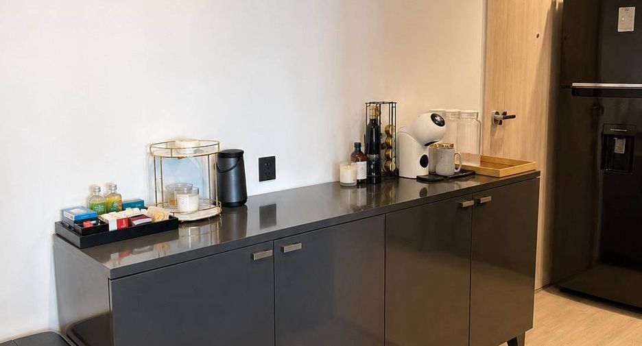For rent 2 bedrooms condo in Pathum Wan, Bangkok
