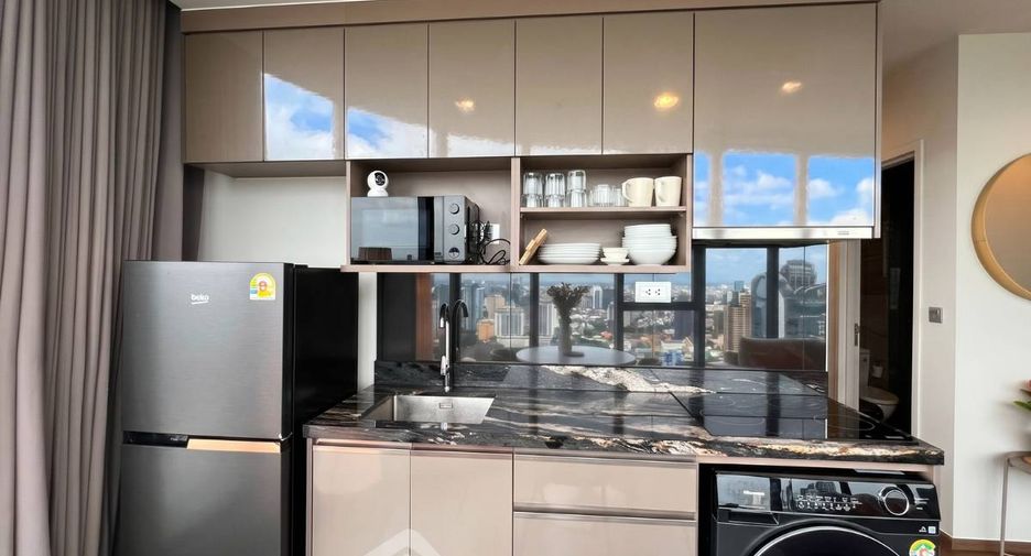 For rent 2 bedrooms condo in Khlong Toei, Bangkok