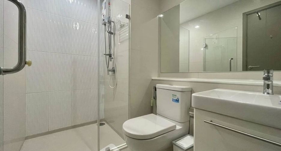 Condo en alquiler de 2 habitaciones en Huai Khwang, Bangkok