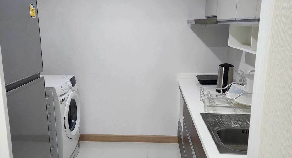 For rent 2 bedrooms condo in Yan Nawa, Bangkok