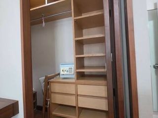 Condo en alquiler de 2 habitaciones en Huai Khwang, Bangkok