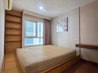Condo en alquiler de 2 habitaciones en Huai Khwang, Bangkok