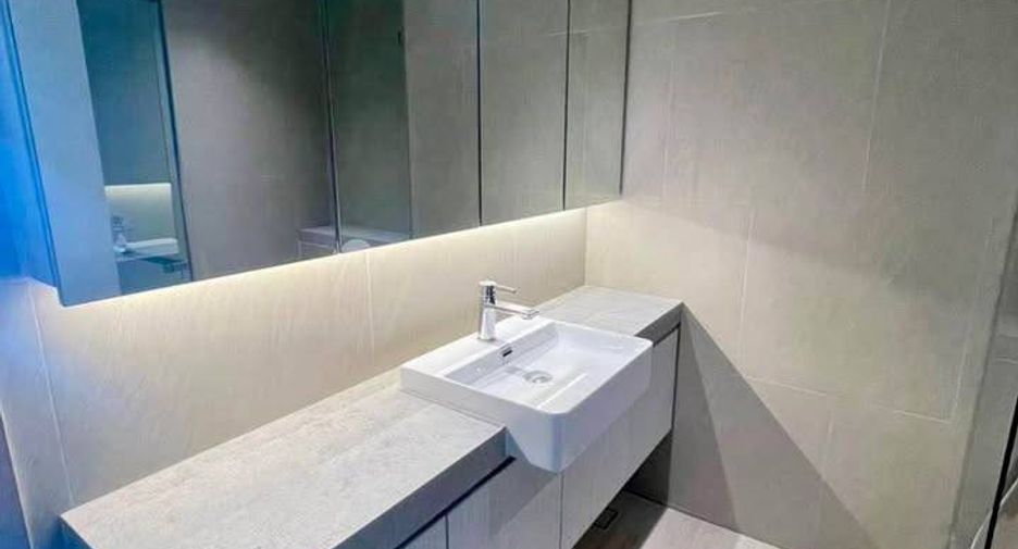 For rent 2 bedrooms condo in Sathon, Bangkok