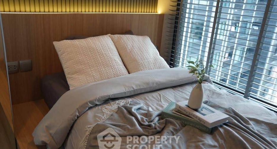 For rent 2 bedrooms condo in Huai Khwang, Bangkok