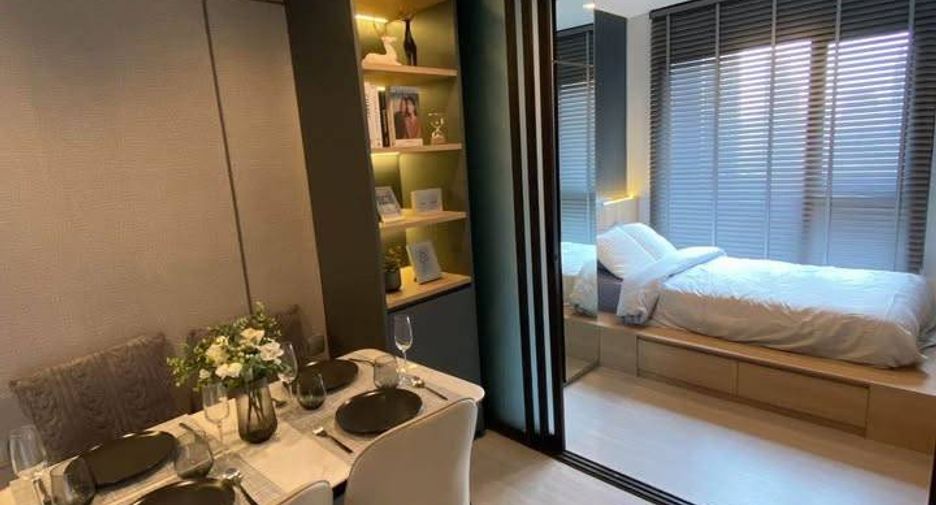 For rent 2 bedrooms condo in Huai Khwang, Bangkok