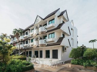 For rent 5 bedrooms townhouse in Khlong Toei, Bangkok