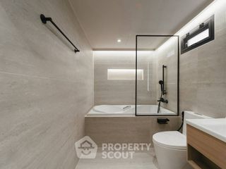 For rent 5 bedrooms townhouse in Khlong Toei, Bangkok