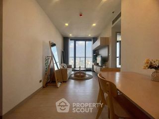Condo en alquiler de 2 habitaciones en Huai Khwang, Bangkok