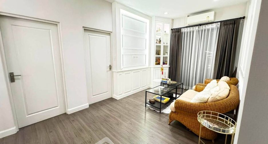 For rent 4 bedrooms house in Saphan Sung, Bangkok