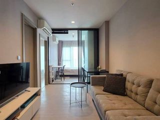 Condo en alquiler de 2 habitaciones en Huai Khwang, Bangkok