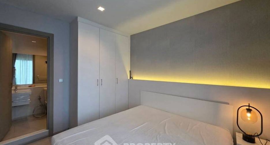 For rent 2 bedrooms condo in Huai Khwang, Bangkok