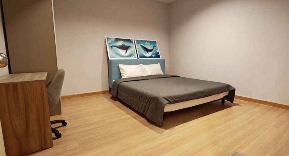 For rent 3 bedrooms condo in Khlong San, Bangkok