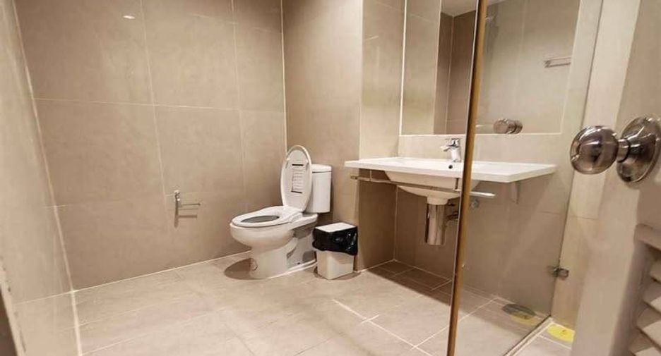 For rent 3 bedrooms condo in Khlong San, Bangkok