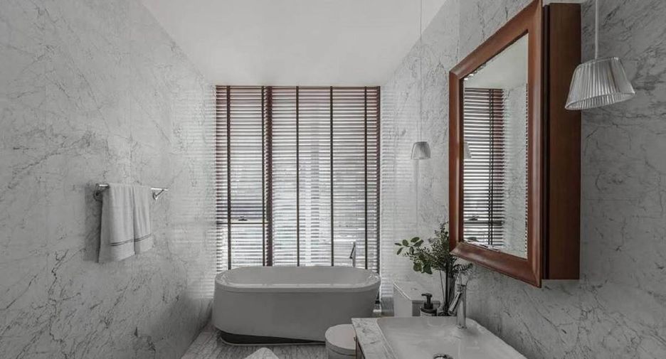 For rent 2 bedrooms condo in Watthana, Bangkok