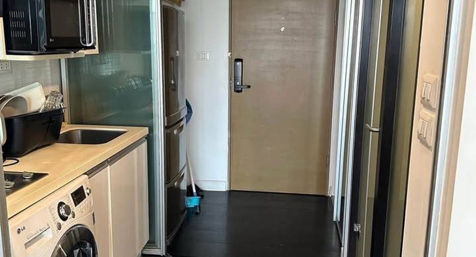 For rent 1 bed condo in Khlong Toei, Bangkok