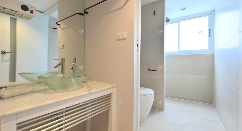 For rent 3 ベッドルーム condo in Pathum Wan, Bangkok