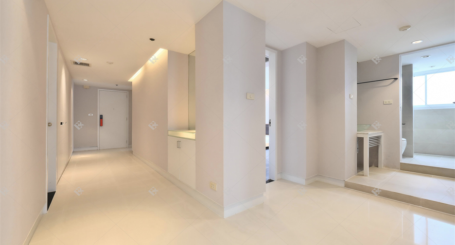 For rent 3 ベッドルーム condo in Pathum Wan, Bangkok