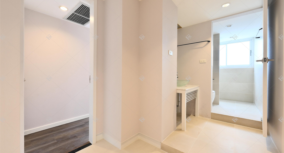 For rent 3 ベッドルーム condo in Pathum Wan, Bangkok