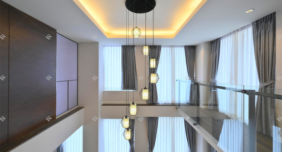 For rent 3 ベッドルーム condo in Pathum Wan, Bangkok
