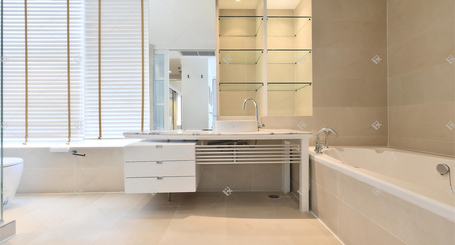 For rent 3 ベッドルーム condo in Pathum Wan, Bangkok