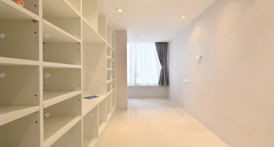 For rent 3 ベッドルーム condo in Pathum Wan, Bangkok