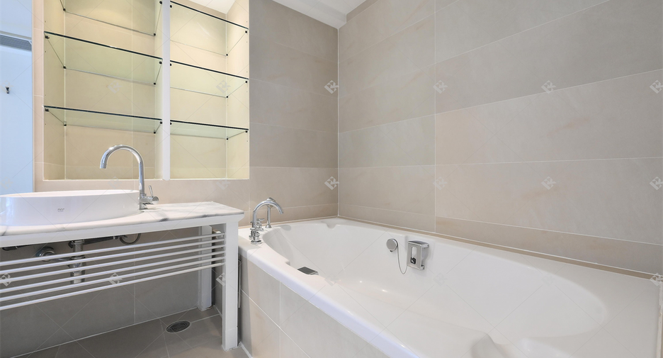 For rent 3 ベッドルーム condo in Pathum Wan, Bangkok
