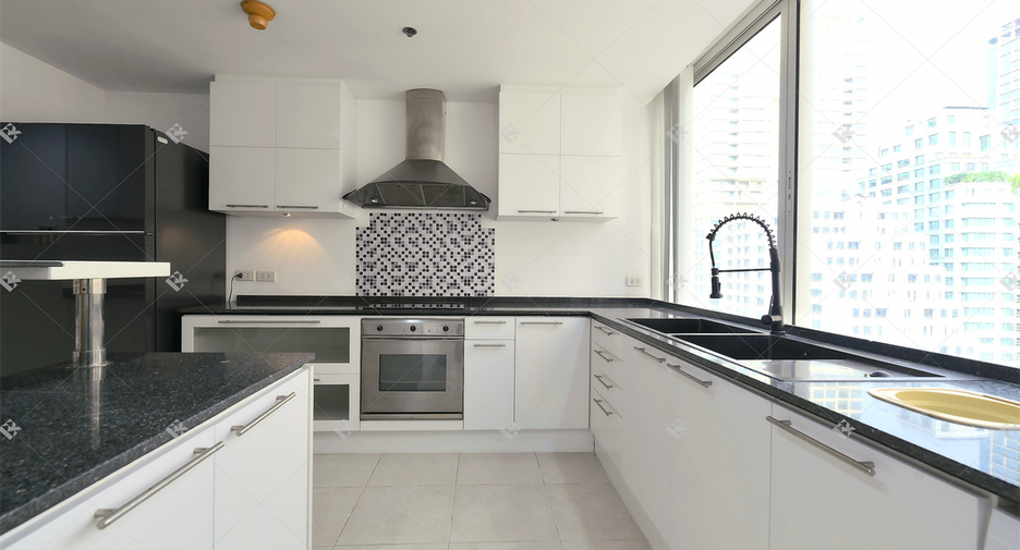 For rent 3 ベッドルーム condo in Pathum Wan, Bangkok