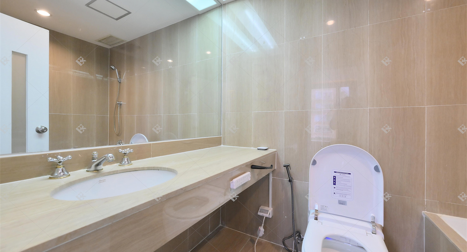 For rent 3 ベッドルーム condo in Pathum Wan, Bangkok