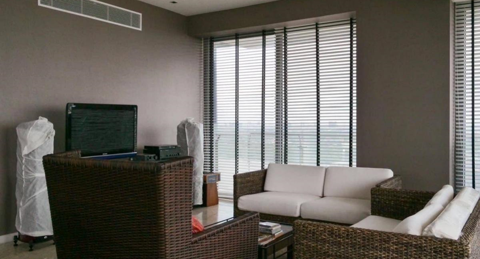 For rent 3 bedrooms condo in Yan Nawa, Bangkok