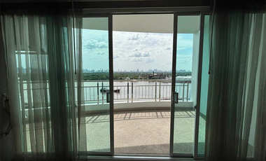 For rent 3 bedrooms condo in Yan Nawa, Bangkok