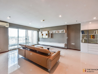 À louer 3 chambres condo à Yan Nawa, Bangkok