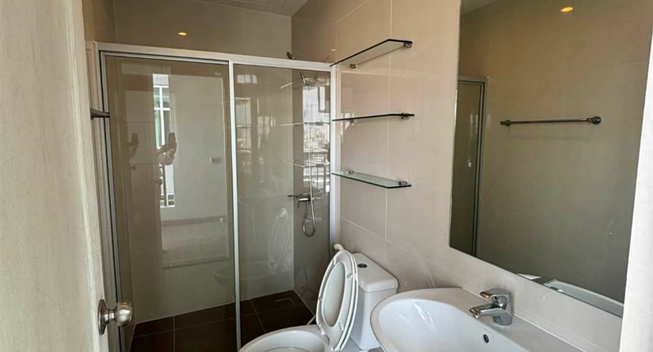 For rent 3 bedrooms condo in Yan Nawa, Bangkok