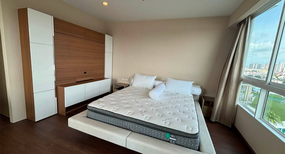 For rent 3 bedrooms condo in Yan Nawa, Bangkok